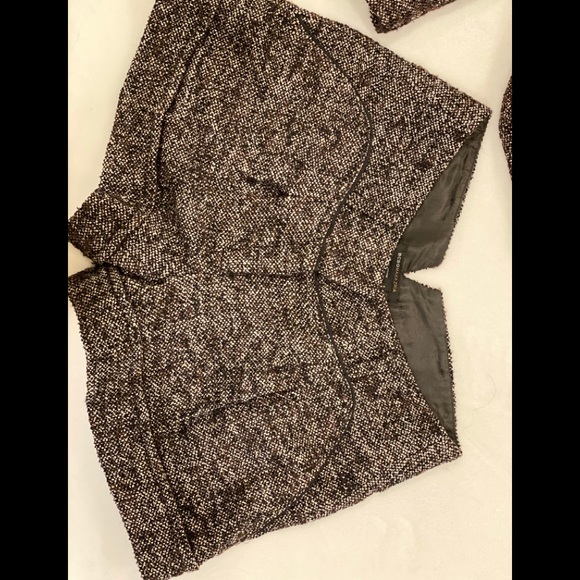 BCBG* Tweed Cropped Jacket/short set, detachable fur Sz 4 - Picture 6 of 8